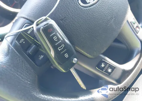 2013 Kia Sorento Lx z USA, uszkodzony, nr VIN 5XYKT3A64DG394378